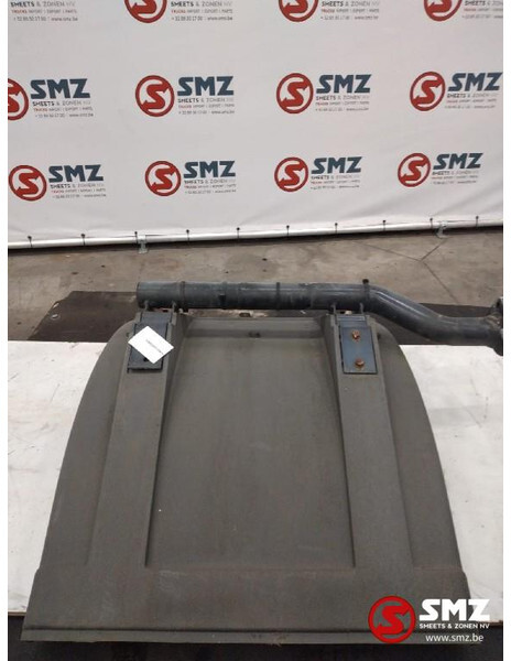 Iveco Occ spatbord rechts Iveco 41002409 - Karoserija i eksterijer za Kamion: slika 1 Iveco Occ spatbord rechts Iveco 41002409 - Karoserija i eksterijer za Kamion: slika 1