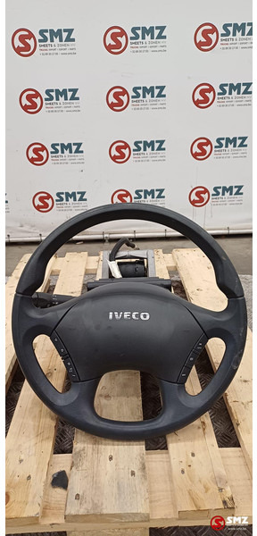 Iveco Occ stuurwiel + stuurkolom + stuurkolomschakelaars - Upravljački sistem za Kamion: slika 1 Iveco Occ stuurwiel + stuurkolom + stuurkolomschakelaars - Upravljački sistem za Kamion: slika 1