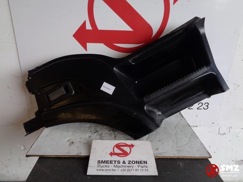 Iveco Occ treeplank rechts Iveco Stralis - Prag za Kamion: slika 1 Iveco Occ treeplank rechts Iveco Stralis - Prag za Kamion: slika 1