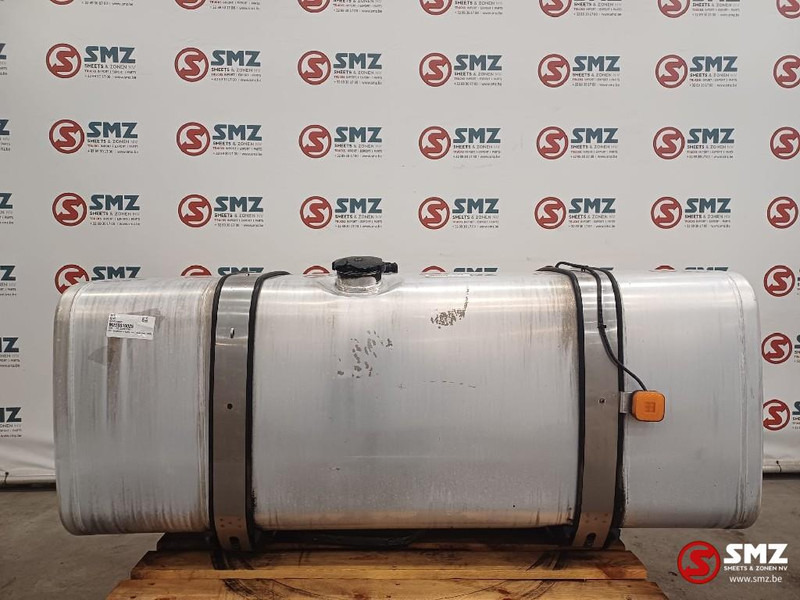 MAN Occ brandstoftank met steunen 600L MAN - Rezervoar za gorivo za Kamion: slika 1 MAN Occ brandstoftank met steunen 600L MAN - Rezervoar za gorivo za Kamion: slika 1