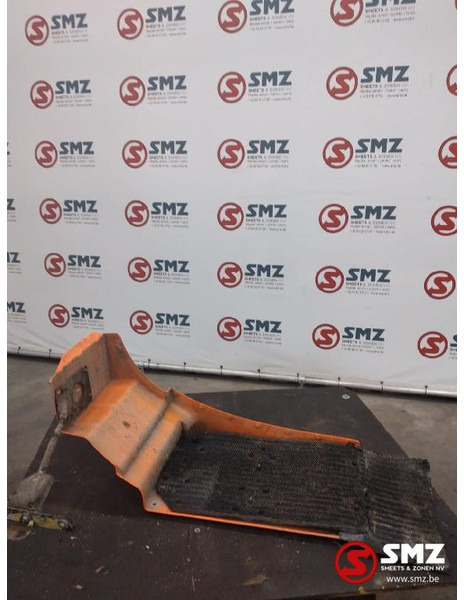 MAN Occ spatbord linksachter MAN - Karoserija i eksterijer za Kamion: slika 2 MAN Occ spatbord linksachter MAN - Karoserija i eksterijer za Kamion: slika 2