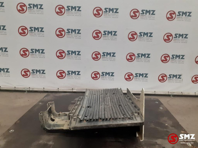 MAN Occ spatbord vooraan rechts + spatbordhouder MAN - Karoserija i eksterijer za Kamion: slika 4 MAN Occ spatbord vooraan rechts + spatbordhouder MAN - Karoserija i eksterijer za Kamion: slika 4