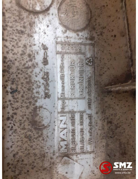 MAN Occ spatbord vooraan rechts + spatbordhouder MAN - Karoserija i eksterijer za Kamion: slika 5 MAN Occ spatbord vooraan rechts + spatbordhouder MAN - Karoserija i eksterijer za Kamion: slika 5