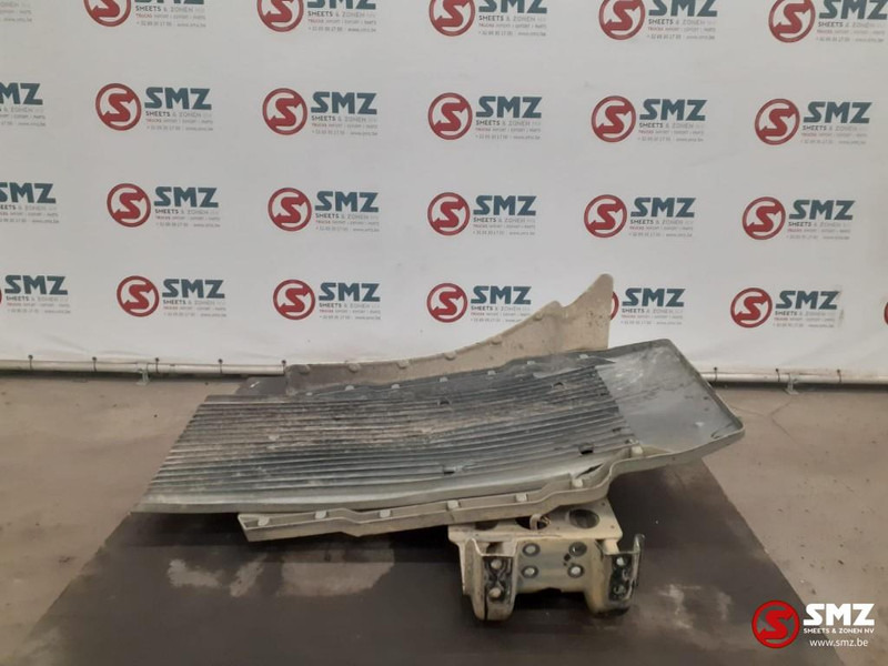 MAN Occ spatbord vooraan rechts + spatbordhouder MAN - Karoserija i eksterijer za Kamion: slika 3 MAN Occ spatbord vooraan rechts + spatbordhouder MAN - Karoserija i eksterijer za Kamion: slika 3