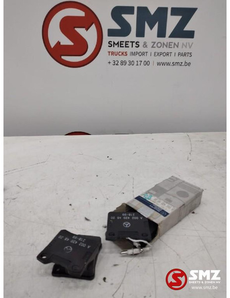 Mercedes-Benz Achterste remblokkenset mercedes w638 a0024204820 - Kočione pločice za Kamion: slika 1 Mercedes-Benz Achterste remblokkenset mercedes w638 a0024204820 - Kočione pločice za Kamion: slika 1