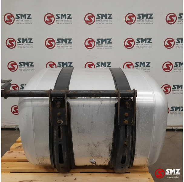 Mercedes-Benz Occ brandstoftank 390L Mercedes - Rezervoar za gorivo za Kamion: slika 2 Mercedes-Benz Occ brandstoftank 390L Mercedes - Rezervoar za gorivo za Kamion: slika 2