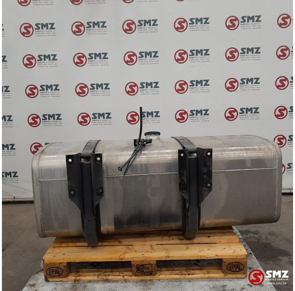 Mercedes-Benz Occ brandstoftank 500L + brandstofniveausensor + s - Rezervoar za gorivo za Kamion: slika 2 Mercedes-Benz Occ brandstoftank 500L + brandstofniveausensor + s - Rezervoar za gorivo za Kamion: slika 2