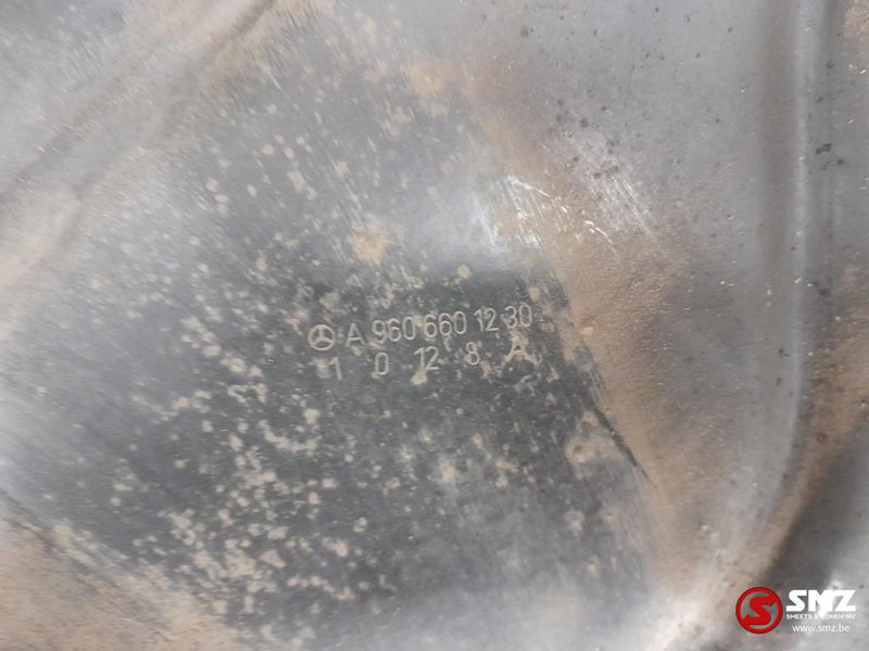 Mercedes-Benz Occ onderste tredebeugel rechts Mercedes - Ram/ Šasija za Kamion: slika 4 Mercedes-Benz Occ onderste tredebeugel rechts Mercedes - Ram/ Šasija za Kamion: slika 4