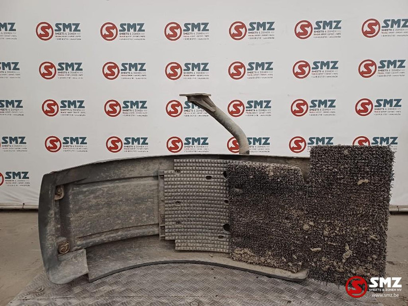 Mercedes-Benz Occ spatbord + spatbordbeugel Econic rechtsachtera - Karoserija i eksterijer za Kamion: slika 3 Mercedes-Benz Occ spatbord + spatbordbeugel Econic rechtsachtera - Karoserija i eksterijer za Kamion: slika 3