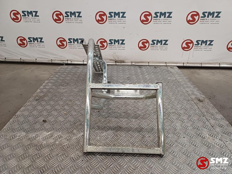 Mercedes-Benz Occ trap batterijbak Mercedes - Ram/ Šasija za Kamion: slika 1 Mercedes-Benz Occ trap batterijbak Mercedes - Ram/ Šasija za Kamion: slika 1