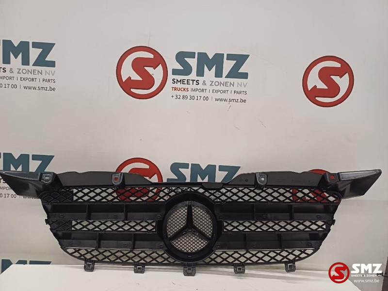 Mercedes-Benz Radiator grille mercedes - Rešetka za Kamion: slika 2 Mercedes-Benz Radiator grille mercedes - Rešetka za Kamion: slika 2