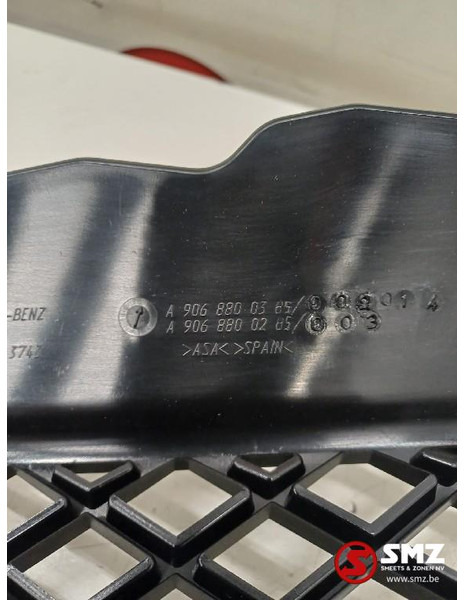 Mercedes-Benz Radiator grille mercedes - Rešetka za Kamion: slika 3 Mercedes-Benz Radiator grille mercedes - Rešetka za Kamion: slika 3