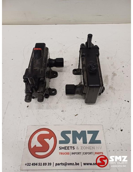 Mercedes-Benz Set van 2 cabinekantelpompen Mercedes - Ram/ Šasija za Kamion: slika 1 Mercedes-Benz Set van 2 cabinekantelpompen Mercedes - Ram/ Šasija za Kamion: slika 1