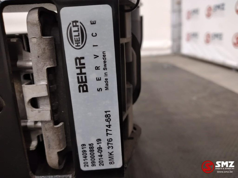 Renault Radiator Renault KERAX, PREMIUM, PREMIUM 2 - Radijator: slika 3 Renault Radiator Renault KERAX, PREMIUM, PREMIUM 2 - Radijator: slika 3