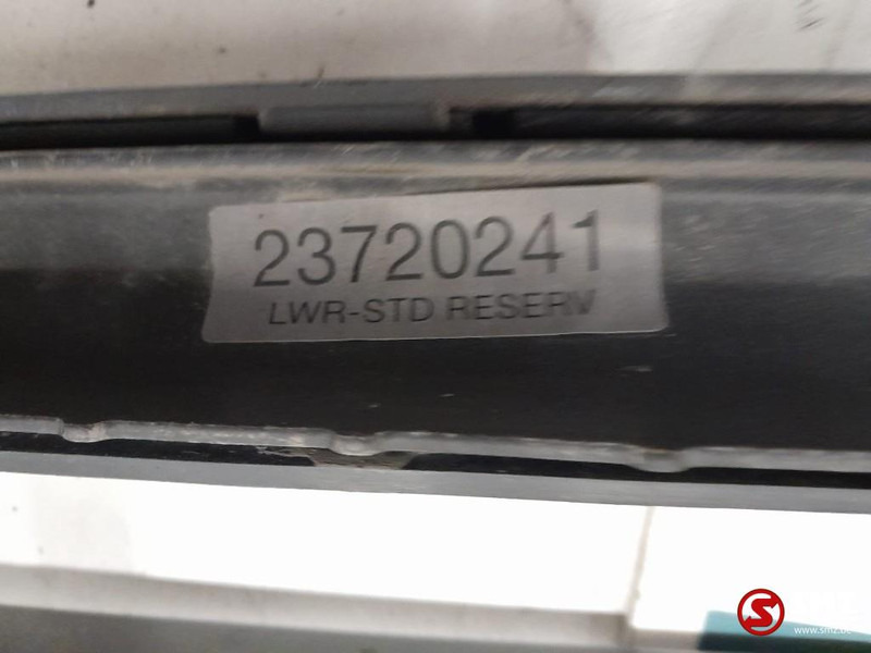 Volvo Occ onderste traptrede grille Volvo - Rešetka za Kamion: slika 3 Volvo Occ onderste traptrede grille Volvo - Rešetka za Kamion: slika 3