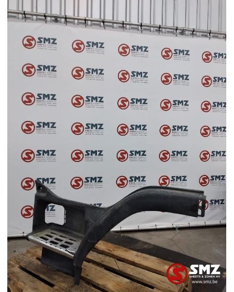 Volvo Occ opstapbak links Volvo FM 20529638 20529478 - Kabina i enterijer za Kamion: slika 1 Volvo Occ opstapbak links Volvo FM 20529638 20529478 - Kabina i enterijer za Kamion: slika 1