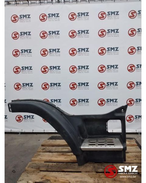 Volvo Occ opstapbak rechts Volvo FM 20502239 20529483 - Kabina i enterijer za Kamion: slika 1 Volvo Occ opstapbak rechts Volvo FM 20502239 20529483 - Kabina i enterijer za Kamion: slika 1