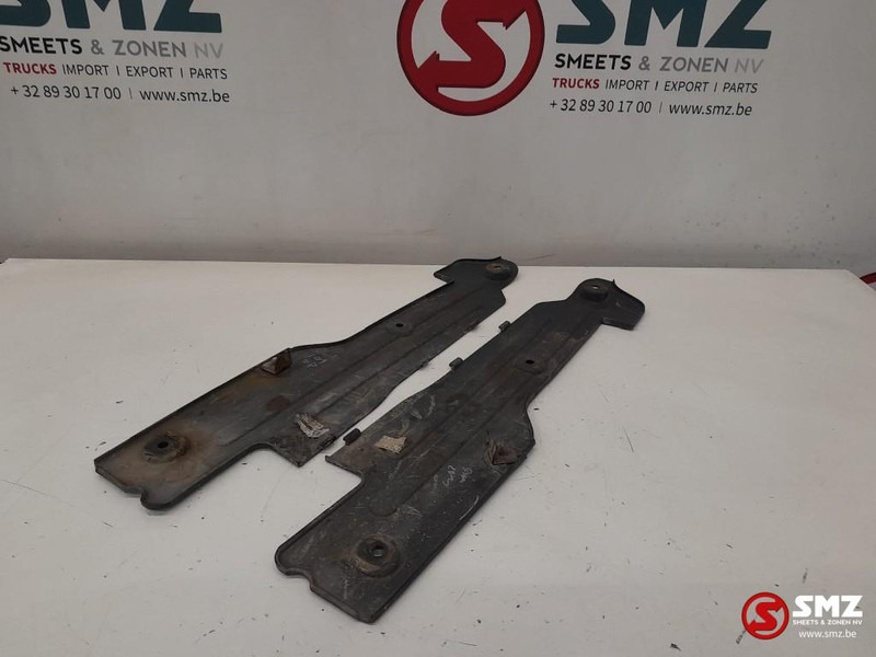 Volvo Occ set inkijkbescherming L/R Volvo - Branik za Kamion: slika 2 Volvo Occ set inkijkbescherming L/R Volvo - Branik za Kamion: slika 2