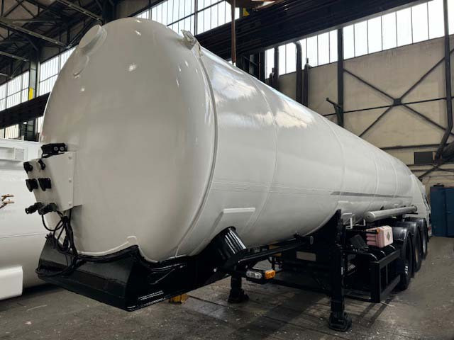 CRYOLOR Gas tank semi-trailer cryogenic used for nitrogen, argon, oxygen, LIN, LOX, LAR. - Poluprikolica cisterna: slika 2 CRYOLOR Gas tank semi-trailer cryogenic used for nitrogen, argon, oxygen, LIN, LOX, LAR. - Poluprikolica cisterna: slika 2