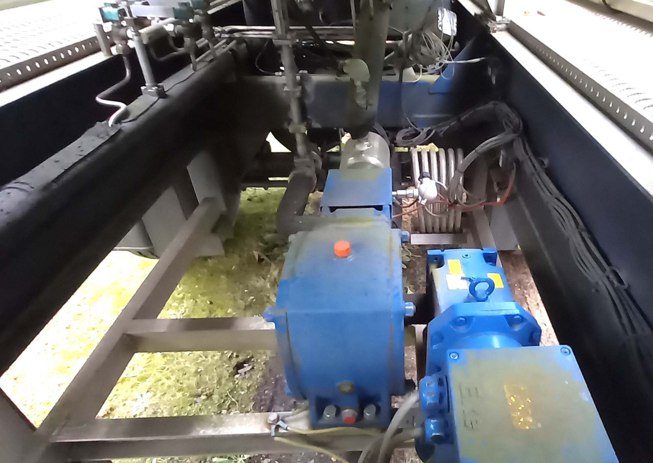 Poluprikolica cisterna Messer Griesheim Gas tank semi-trailer used for LNG/CNG mobile filling station Methan Gas Cryogenic: slika 18 Poluprikolica cisterna Messer Griesheim Gas tank semi-trailer used for LNG/CNG mobile filling station Methan Gas Cryogenic: slika 18