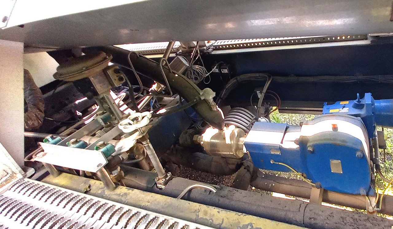 Poluprikolica cisterna Messer Griesheim Gas tank semi-trailer used for LNG/CNG mobile filling station Methan Gas Cryogenic: slika 17 Poluprikolica cisterna Messer Griesheim Gas tank semi-trailer used for LNG/CNG mobile filling station Methan Gas Cryogenic: slika 17