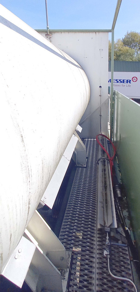 Poluprikolica cisterna Messer Griesheim Gas tank semi-trailer used for LNG/CNG mobile filling station Methan Gas Cryogenic: slika 8 Poluprikolica cisterna Messer Griesheim Gas tank semi-trailer used for LNG/CNG mobile filling station Methan Gas Cryogenic: slika 8