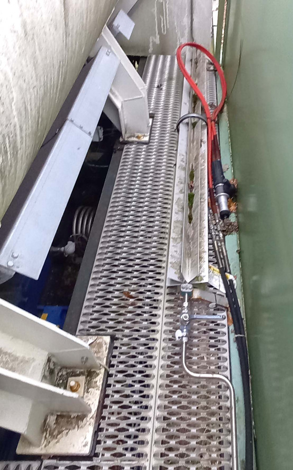 Poluprikolica cisterna Messer Griesheim Gas tank semi-trailer used for LNG/CNG mobile filling station Methan Gas Cryogenic: slika 9 Poluprikolica cisterna Messer Griesheim Gas tank semi-trailer used for LNG/CNG mobile filling station Methan Gas Cryogenic: slika 9