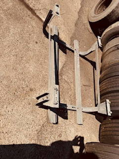 Schmitz Cargobull Reserveband steunen - Шины и диски za Kamion: slika 1 Schmitz Cargobull Reserveband steunen - Шины и диски za Kamion: slika 1