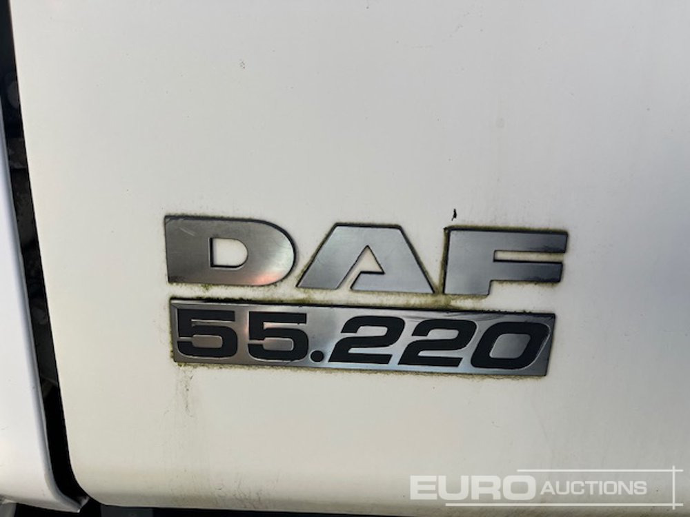 Kamion sa tovarnim sandukom 2004 DAF LF55.220: slika 10