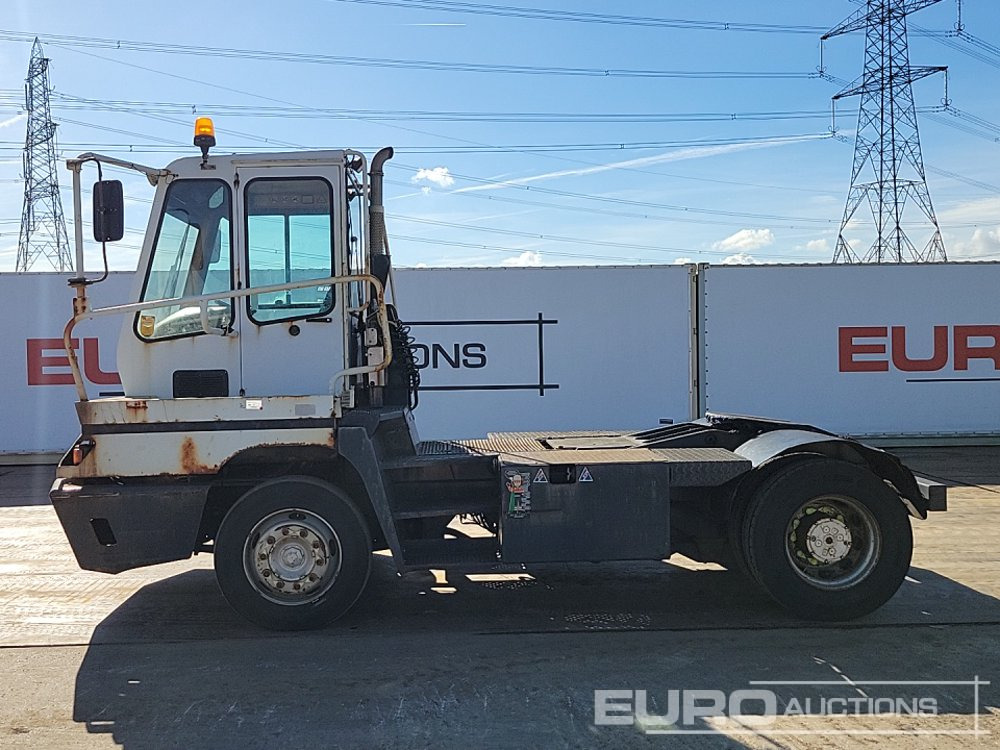 2004 Terberg YT182 - Terminalni traktor: slika 2 2004 Terberg YT182 - Terminalni traktor: slika 2