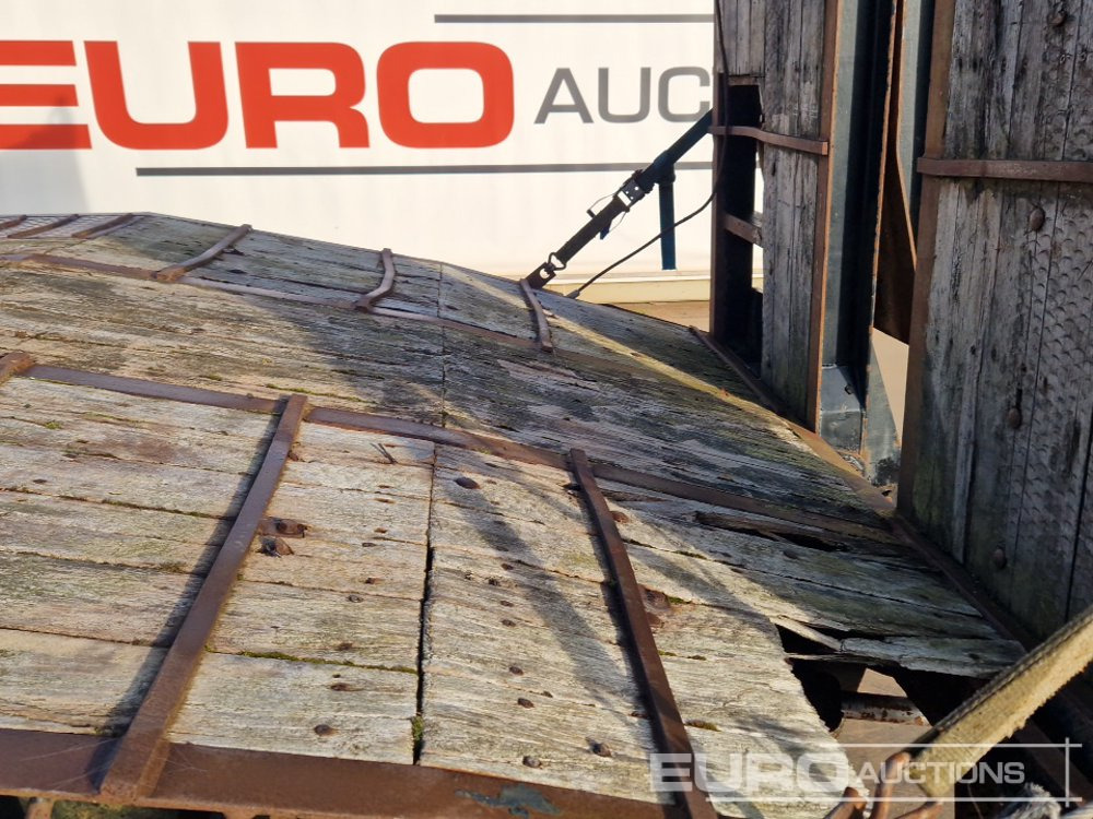 Kamion sa tovarnim sandukom za prevoz teških mašina 2005 Volvo FL220: slika 22