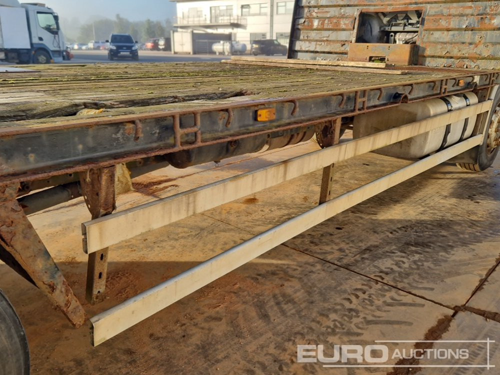 Kamion sa tovarnim sandukom za prevoz teških mašina 2005 Volvo FL220: slika 31