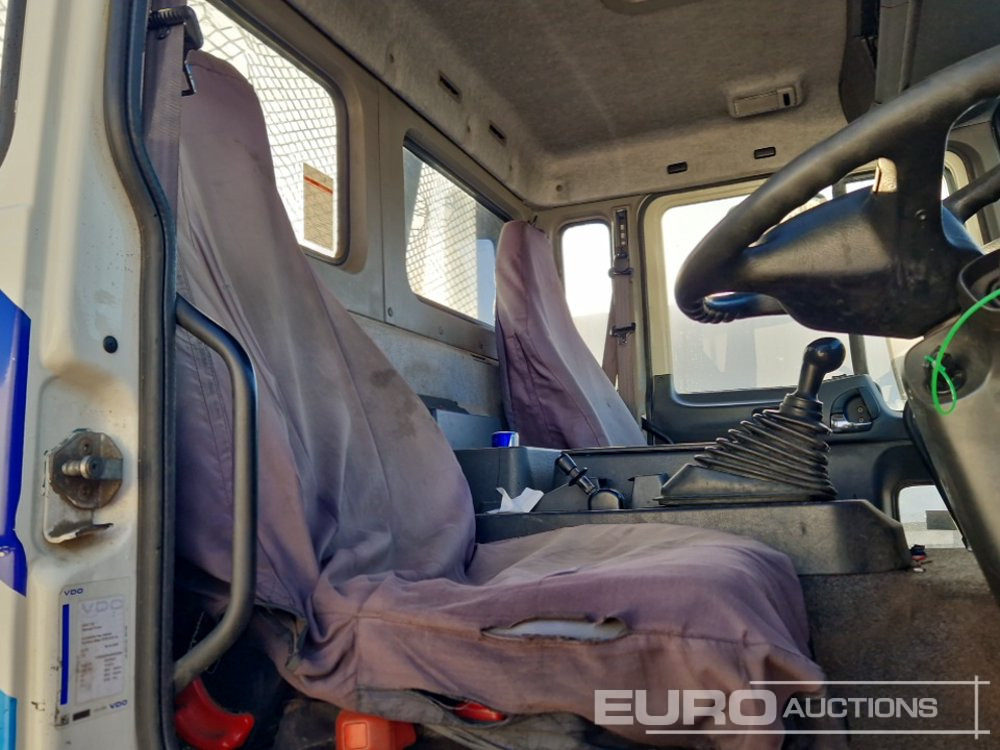 Kamion sa tovarnim sandukom za prevoz teških mašina 2005 Volvo FL220: slika 35