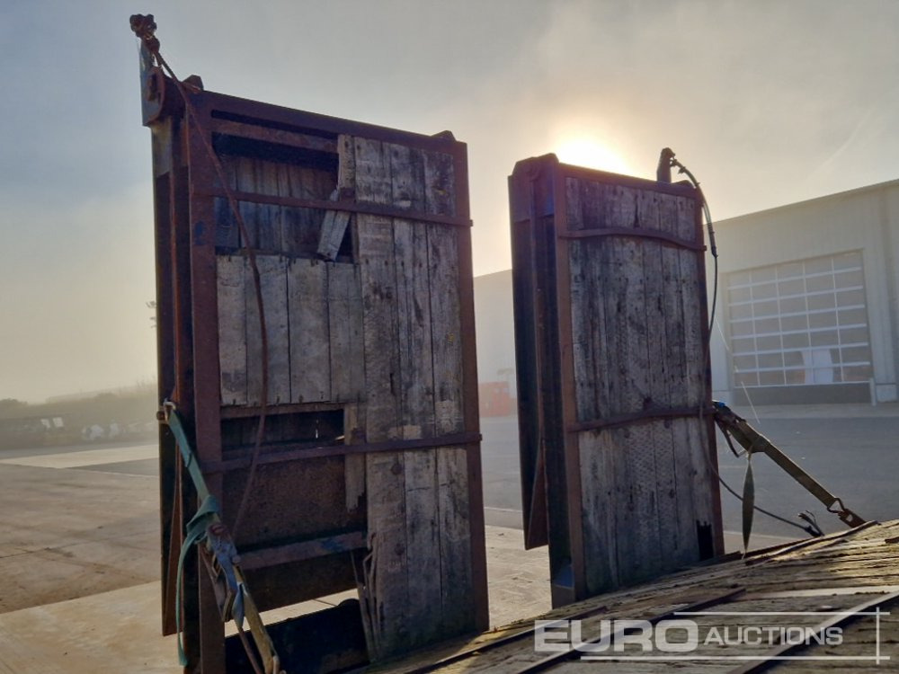 Kamion sa tovarnim sandukom za prevoz teških mašina 2005 Volvo FL220: slika 28