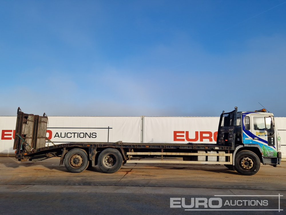 Kamion sa tovarnim sandukom za prevoz teških mašina 2005 Volvo FL220: slika 6