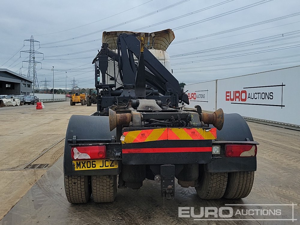 2006 Scania P230 - Kamion sa hidrauličnom kukom: slika 4 2006 Scania P230 - Kamion sa hidrauličnom kukom: slika 4