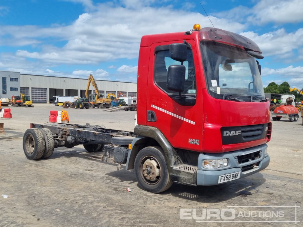 Kamion sa golom šasijom i zatvorenom kabinom 2009 DAF LF45.140: slika 7