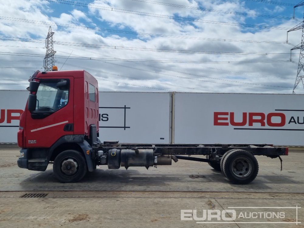 2009 DAF LF45.140 - Kamion sa golom šasijom i zatvorenom kabinom: slika 2 2009 DAF LF45.140 - Kamion sa golom šasijom i zatvorenom kabinom: slika 2