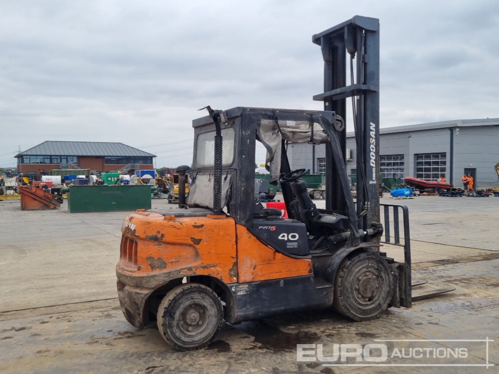 2010 Doosan Diesel Forklift, 2 Stage Mast, Side Shift, Forks - Viljuškar: slika 5 2010 Doosan Diesel Forklift, 2 Stage Mast, Side Shift, Forks - Viljuškar: slika 5