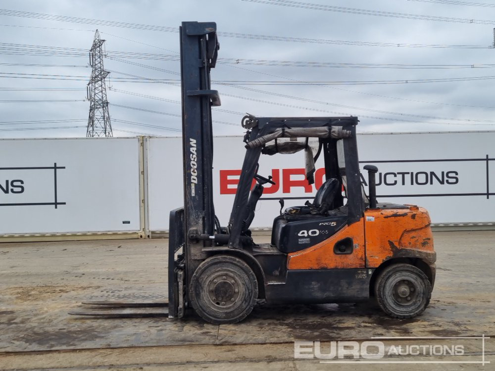 2010 Doosan Diesel Forklift, 2 Stage Mast, Side Shift, Forks - Viljuškar: slika 2 2010 Doosan Diesel Forklift, 2 Stage Mast, Side Shift, Forks - Viljuškar: slika 2