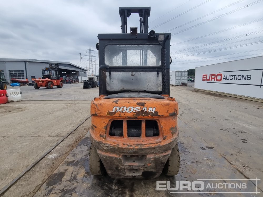 2010 Doosan Diesel Forklift, 2 Stage Mast, Side Shift, Forks - Viljuškar: slika 4 2010 Doosan Diesel Forklift, 2 Stage Mast, Side Shift, Forks - Viljuškar: slika 4