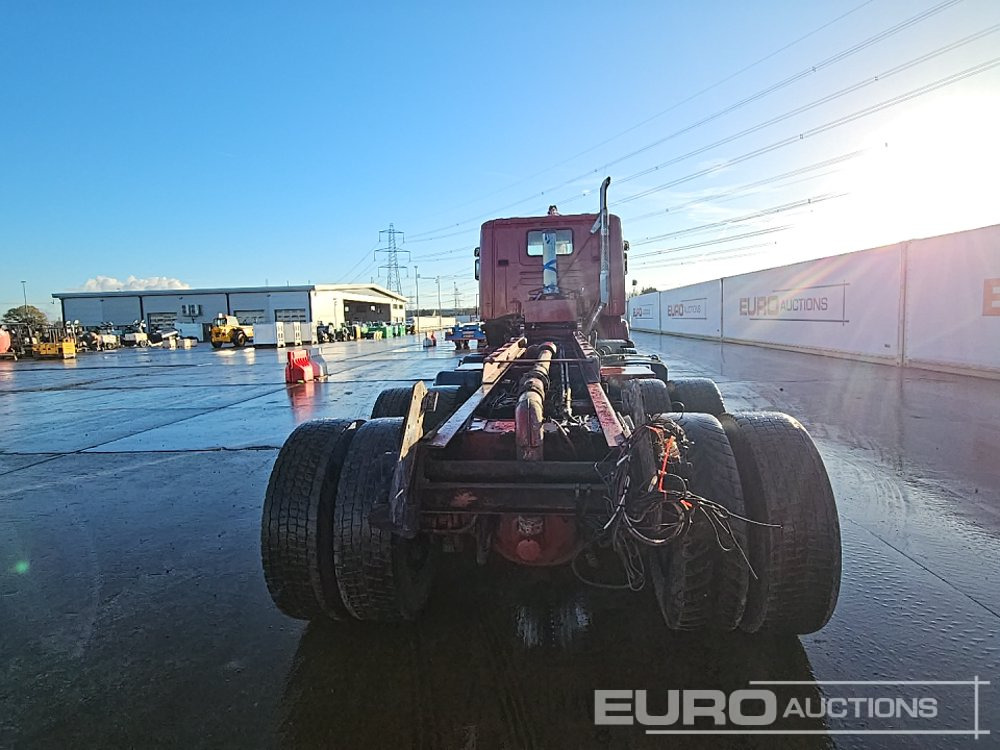 2011 Scania G440 - Kamion sa golom šasijom i zatvorenom kabinom: slika 4 2011 Scania G440 - Kamion sa golom šasijom i zatvorenom kabinom: slika 4