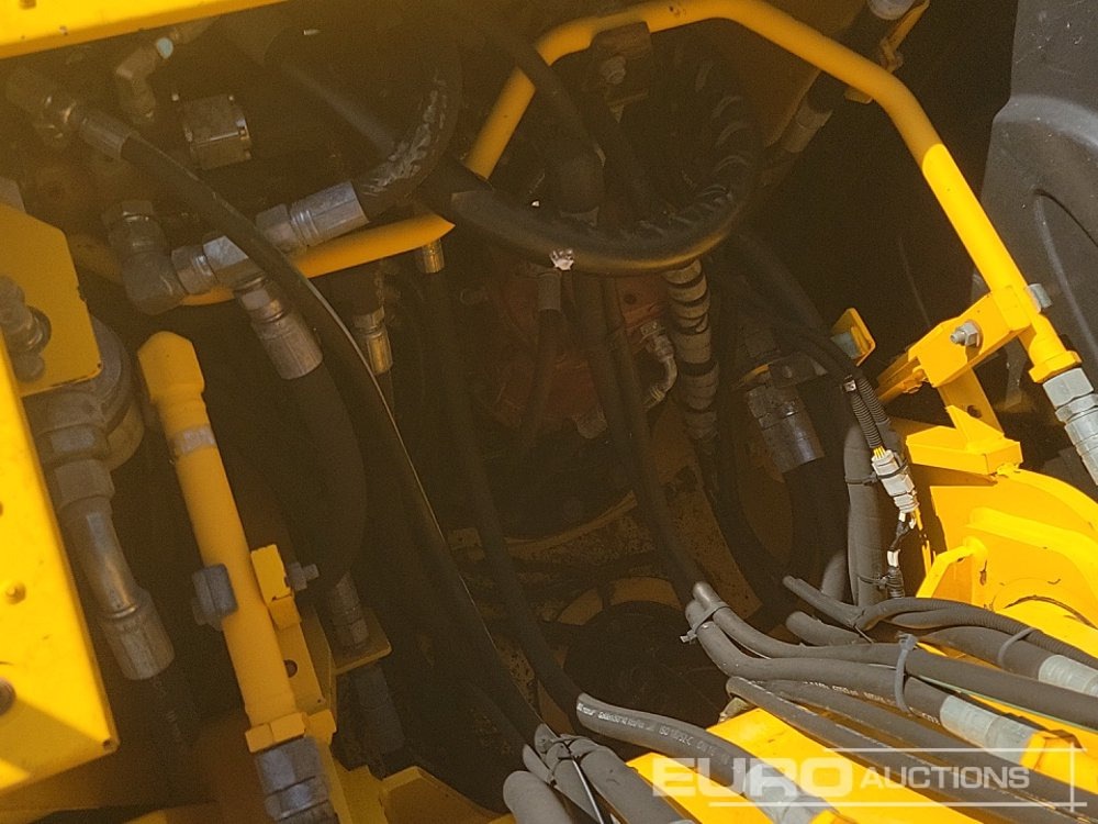Bager guseničar 2015 JCB JS160: slika 34