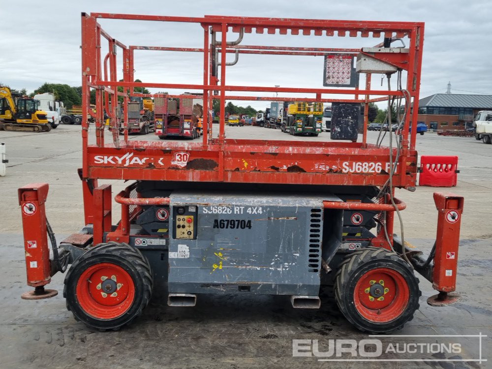 Vazdušna platforma 2015 SkyJack SJ6826RT: slika 6