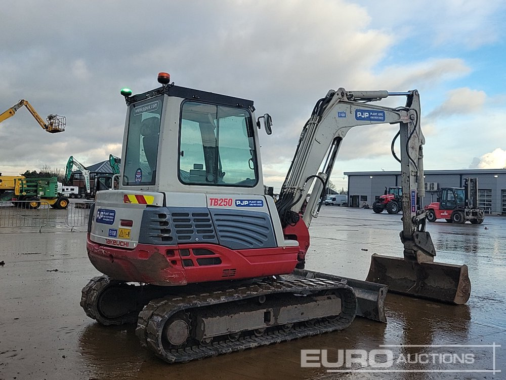 2019 Takeuchi TB250 - Mini bager: slika 5 2019 Takeuchi TB250 - Mini bager: slika 5