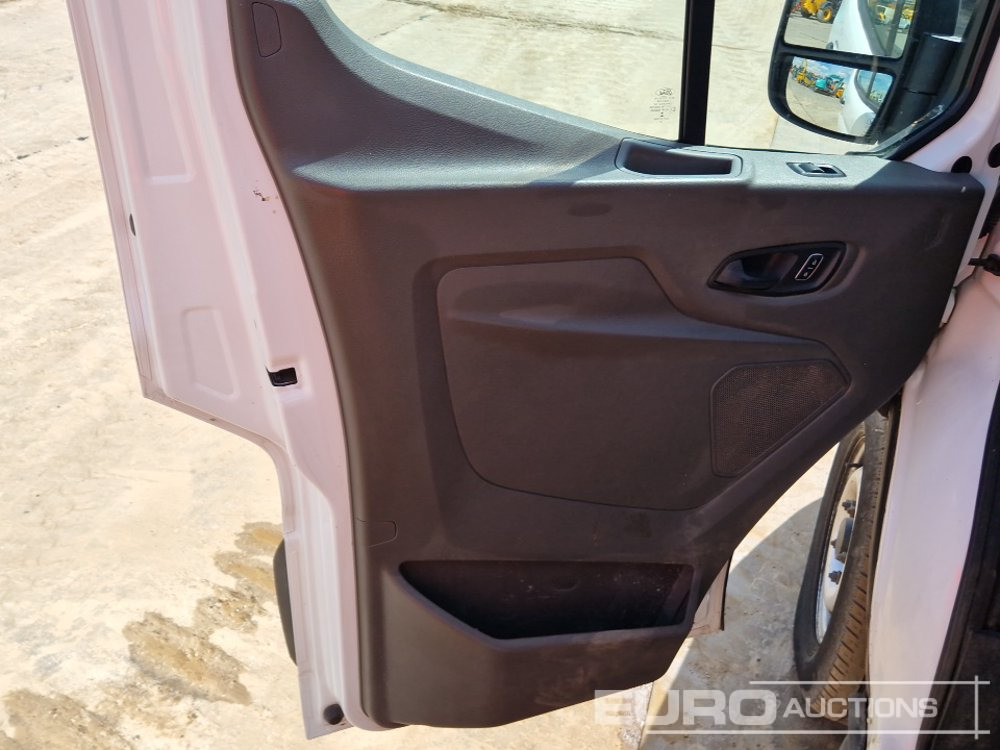 Dostavno vozilo sa otvorenom sandukom 2020 Ford Transit 350: slika 20