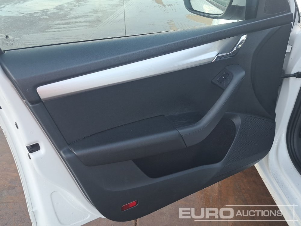 Automobil 2020 Skoda Octavia: slika 13 Automobil 2020 Skoda Octavia: slika 13