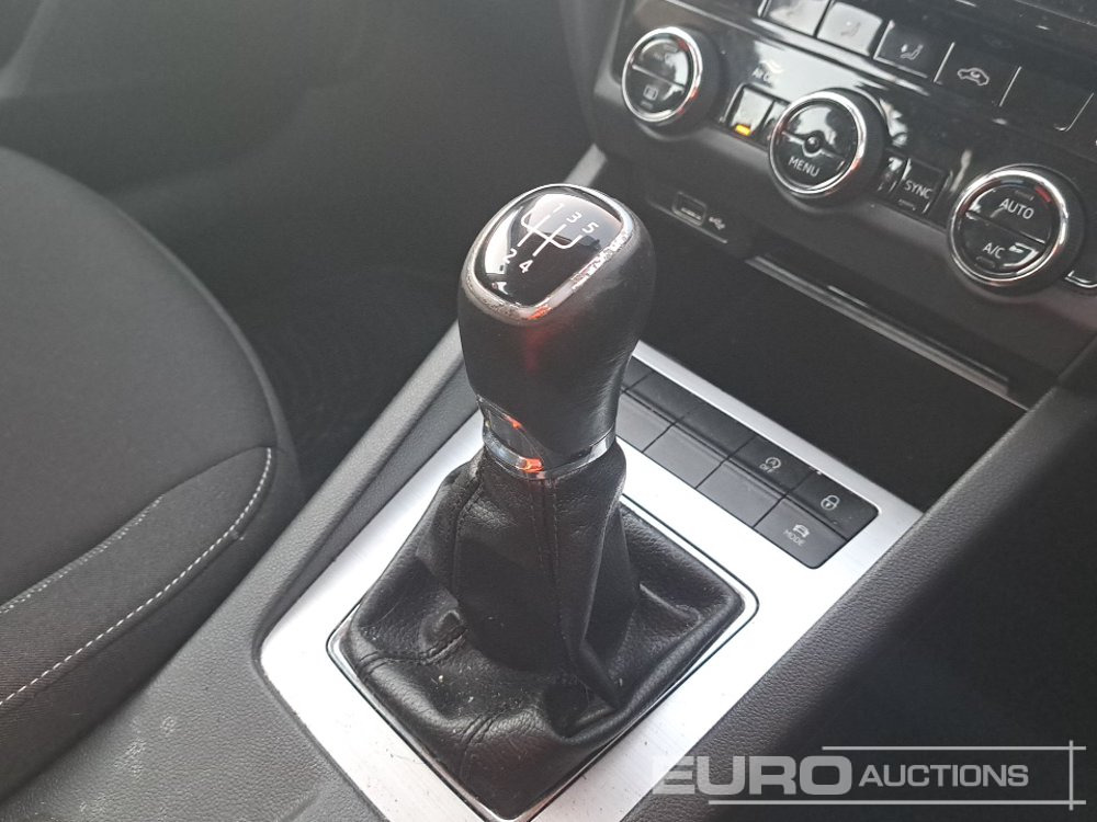 Automobil 2020 Skoda Octavia: slika 33 Automobil 2020 Skoda Octavia: slika 33