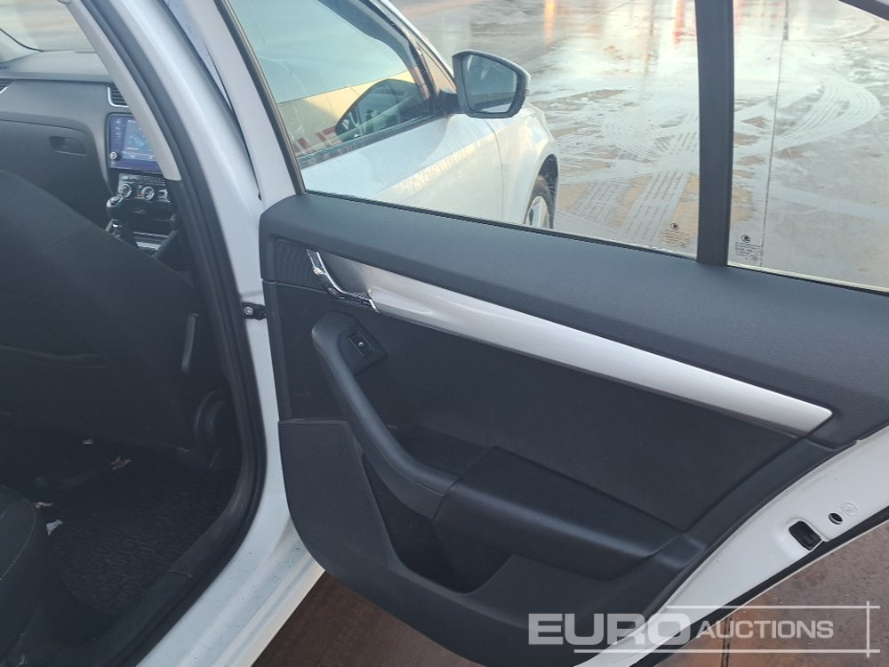 Automobil 2020 Skoda Octavia: slika 21 Automobil 2020 Skoda Octavia: slika 21