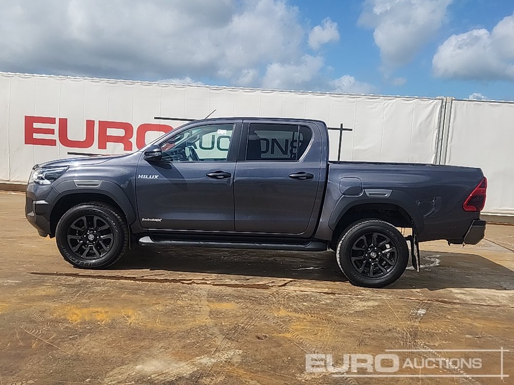 2021 Toyota Hilux Invincible X - Pikap: slika 2 2021 Toyota Hilux Invincible X - Pikap: slika 2